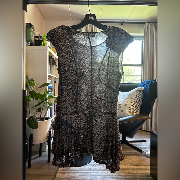 Torn by Ronny Kobo Leopard Print Padded Shoulder Peplum Top - Picture 2 of 4